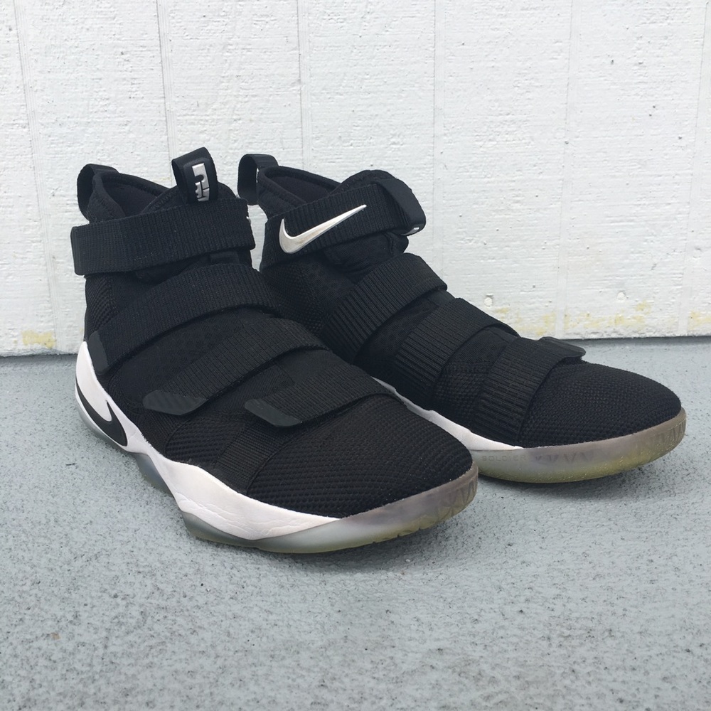 Nike Lebron James Soldier XI SFG Basketball Shoes